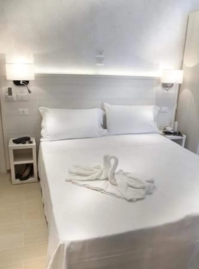 Marina Beach Suite Hotel