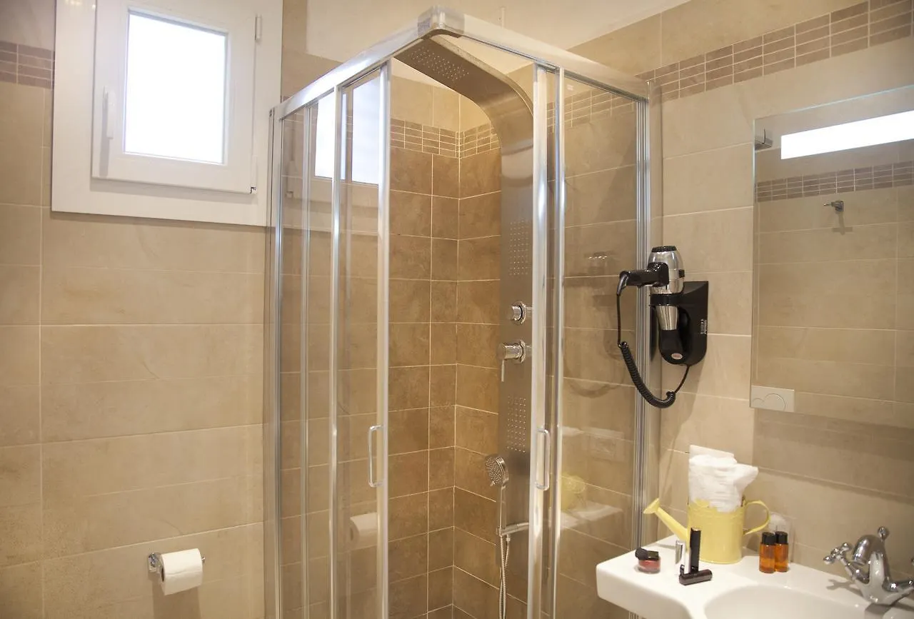 Marina Beach Suite Hotel